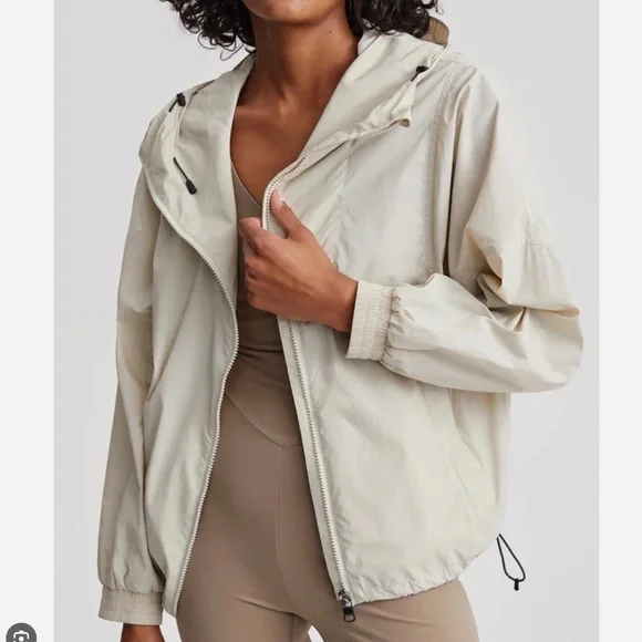 Varley Blake Windbreaker Size Medium in Sage Fog NWOT - Picture 2 of 11